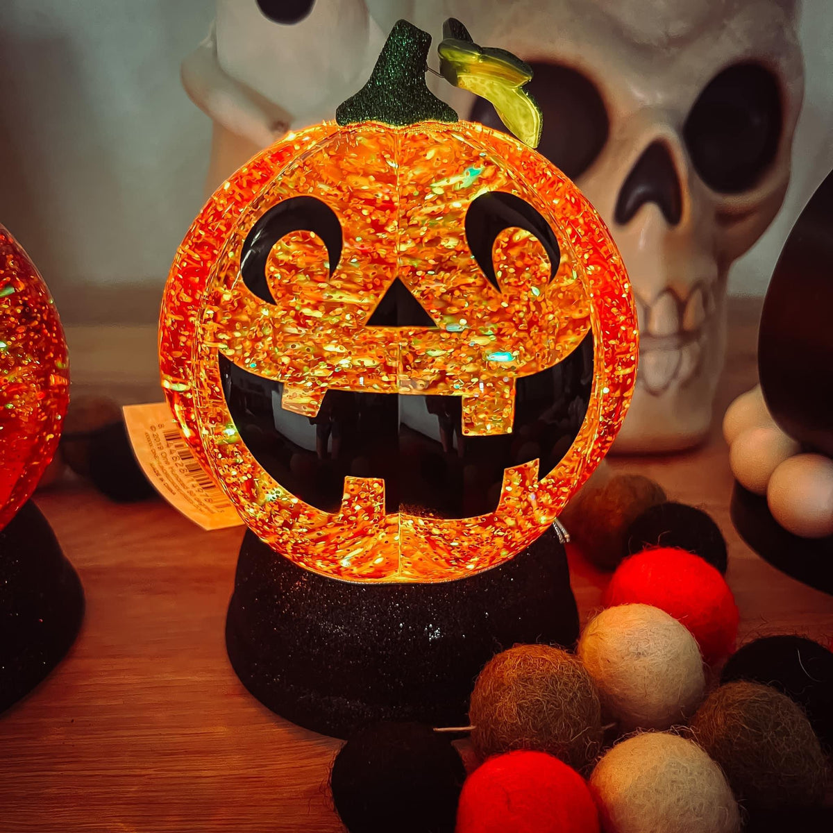 Jack-O-Lantern Glitter Globe