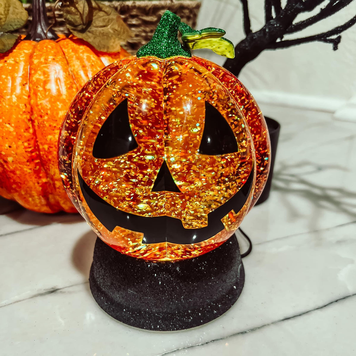 Jack-O-Lantern Glitter Globe