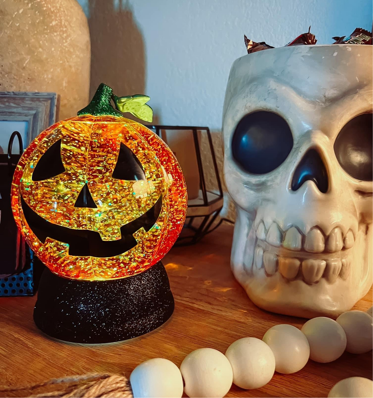 Jack-O-Lantern Glitter Globe